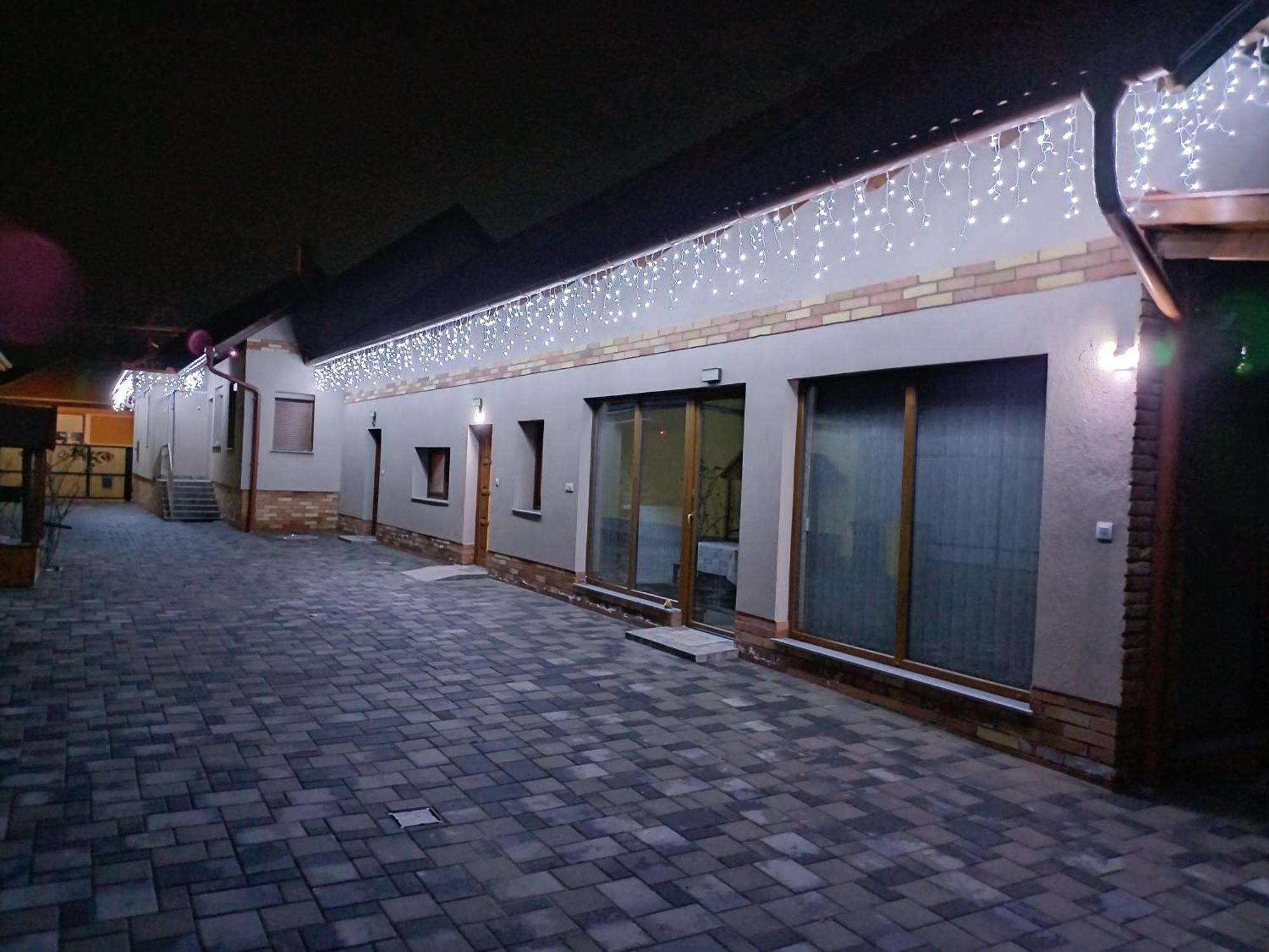Benige Vendeghaz Hotel แดมเยน ภายนอก รูปภาพ